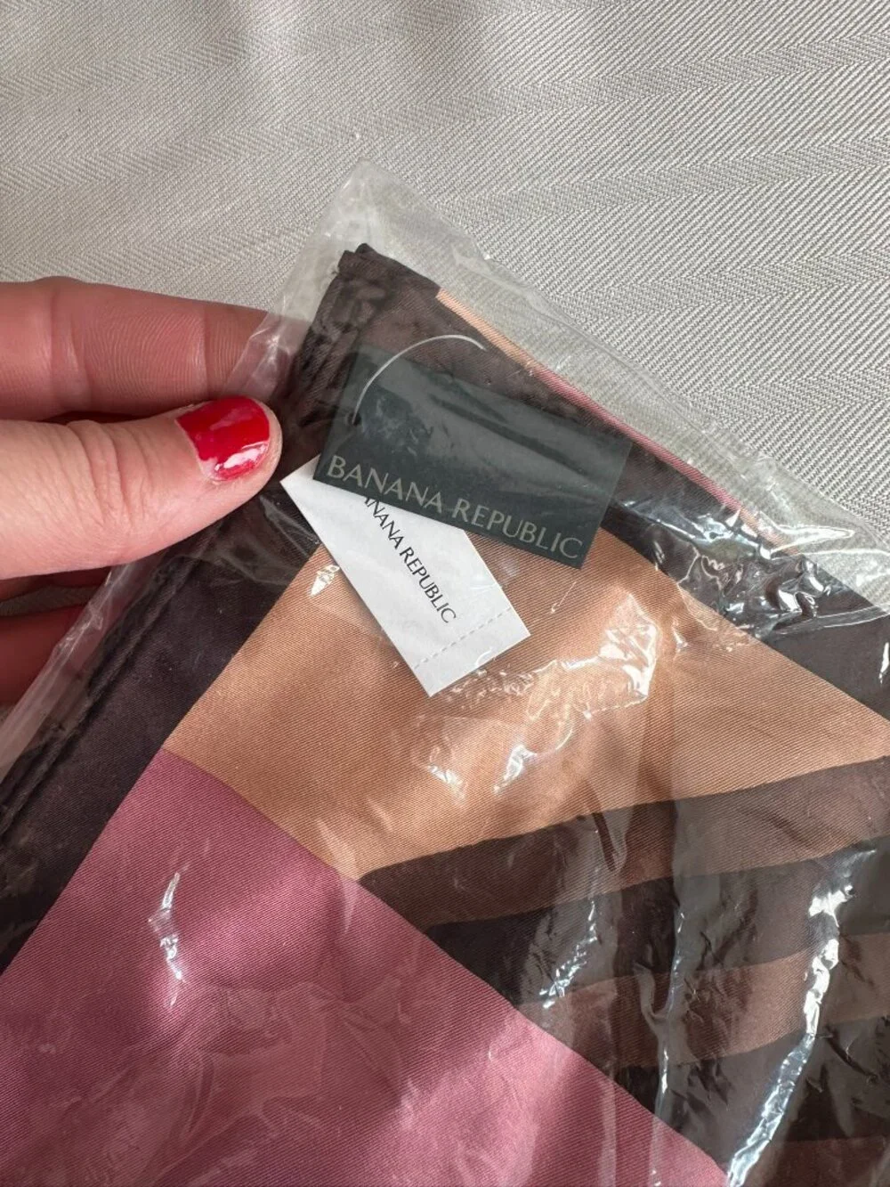 NWT Banana Republic 100% Silk 43
